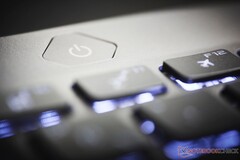 Notebooks wie das abgebildete ROG Zephyrus G14 könnten bald deutlich teurer werden. (Bild: Hannes Brecher, Notebookcheck)