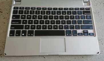 Die Brydge-12.3-Tastatur für das Surface Pro 6 sieht aus, als wäre sie von Microsoft gemacht (Bild: Notebookcheck)