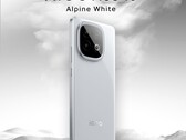 Das iQoo Neo 10 in "Alpine White"