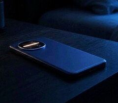 Das Sharp Aquos R11 besitzt einen RGB-LED-Streifen im Kameramodul.