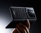 Das Vertu AlphaFold wird wahlweise mit Kalbs- oder Alligator-Leder bezogen.
