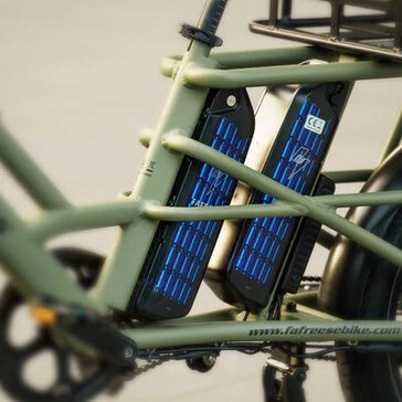 Zwei Akkus sind nutzbar (Bildquelle: Fafrees)