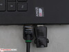 Auch der HDMI-Port und der USB-Port können sich in die Quere kommen.
