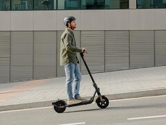 Im Bild: Der Segway-Ninebot F2 Pro D.