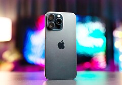 iOS 17.0.3 behebt die Probleme des iPhone 15 Pro zumindest teilweise. (Bild: Amanz)