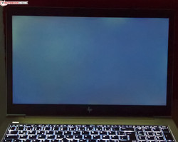 Mittelstarkes Backlight-Bleeding (hier verstärkt dargestellt)