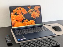 Intel Core 7 150U Leistungsdebüt: Lenovo IdeaPad Slim 5 16IRU9 Laptop-Test