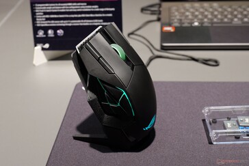 Die ROG Spatha X 65K kommt mit 12 programmierbaren Tasten