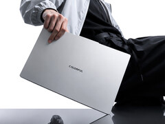 Der E14 kostet in China etwa 550 Euro. Abgebildet: ein Promobild von der Oberseite des Laptops.