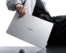 Der E14 kostet in China etwa 550 Euro. Abgebildet: ein Promobild von der Oberseite des Laptops.
