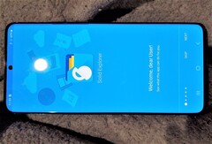 Das Galaxy S20+, hier in einem frisch geleakten Realbild, liefert Verbesserungen bei Low-Light-Fotos im Vergleich zum Galaxy S10.