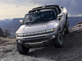 Der eher für Offroad-Fahrten ausgelegte Hummer EV Pickup-Truck kommt auch auf der Autobahn beziehungsweise dem Highway erstaunlich weit (Bild: GMC)
