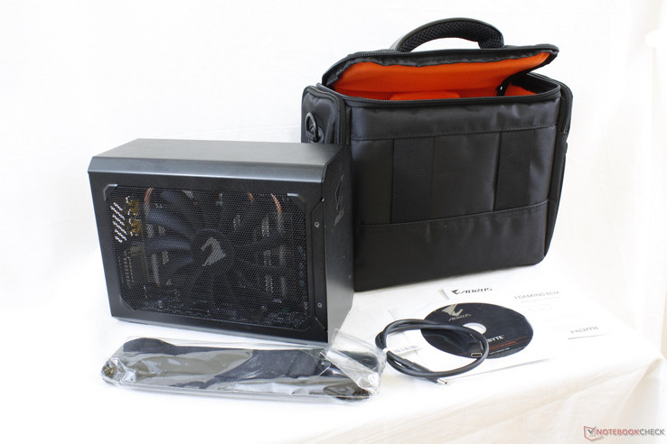 Das wichtige Thunderbolt-3-Kabel sollte man nicht verlieren!