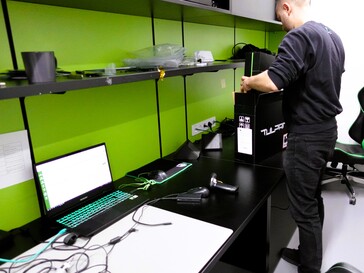 Nach einigen Handgriffen ist der Laptop versandbereit