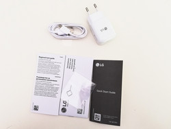 LG Q7 Plus Lieferumfang