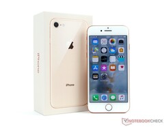 Das iPhone SE 2 könnte bereits Anfang April ausgeliefert werden, das Design soll sich am iPhone 8 (im Bild) orientieren.