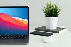 MacBooks werden bald iOS-Apps ausführen können, allerdings fehlen viele wichtige Anwendungen. (Bild: Kevin Bhagat, Unsplash)