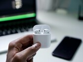 Die AirPods und die Apple Watch verkaufen sich nach wie vor deutlich besser als ihre Konkurrenten. (Bild: Suganth, Unsplash)