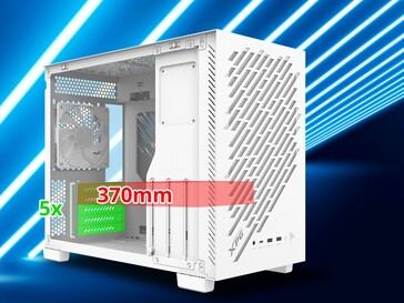 Auch längere Grafikkarten lassen sich installieren (Bildquelle: Adata)