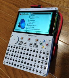 Hyper Keyboard Pi: Kit macht aus Raspberry mobil Pi einsetzbaren Computer oder Retro-Konsole