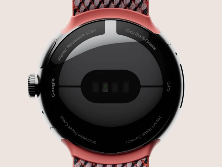 Rückseite der Pixel Watch mit Fitness Sensoren