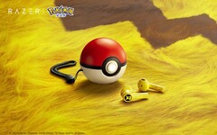 Wer wollte seine komplett drahtlosen In-Ears nicht schon immer in einem Pokéball aufbewahren, in dem sich auch direkt geladen werden? (Bild: Razer)