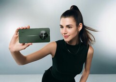 Das Realme 12 setzt auf ein modernes Design mit rundem Kameramodul. (Bild: Realme)