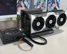 Der TA255 ist durch seine fehlende PCIe 5.0 Unterstützung eingeschränkt. Im Bild: der Mini-PC in Verbindung mit einem eGPU-Dock.