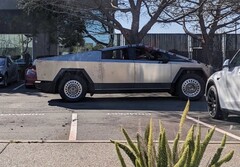Der Tesla Cybertruck wurde erneut auf einer Testrunde in Kalifornien abgelichtet (Bild: rickster902)
