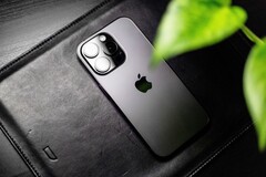 Das Apple iPhone 14 Pro soll bald nicht mehr kurzfristig verfügbar sein, nach Produktionsausfällen. (Bild: Omar Al-Ghosson)
