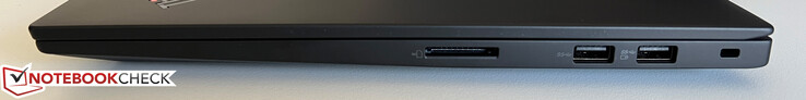 Rechts: SD-Kartenleser, 2x USB-A 3.2 Gen. 1 (5 GBit/s, 1x Powered), Kensington Nano Security Slot