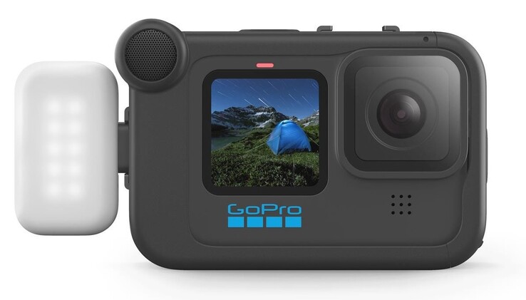 Eine GoPro Hero 10 Black mit Camera Media Mod und Light Mod.