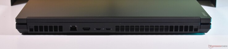 hinten: 2.5GBit-RJ45, HDMI, 2x Thunderbolt 5