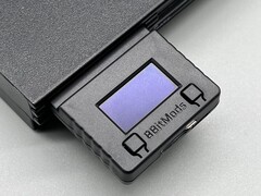 Die Memcard Pro2 in einer Playstation 2. (Bild: 8Bitmods)