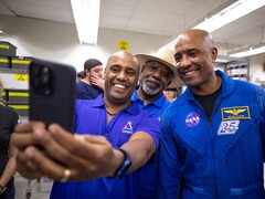 NASA-Astronauten und Angestellte im Kennedy Space Center.
