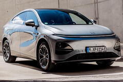 Der chinesische Autobauer Xpeng rollt das massive Software-Update XOS 5.8.7 für die Elektroautos G6 und G9 mit optimiertem Apple CarPlay aus.