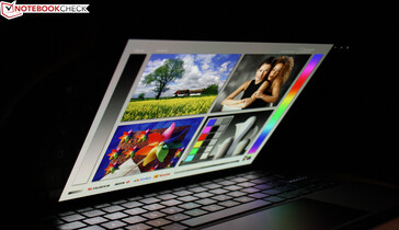 Blickwinkel OLED Screen Vivobook 13 Slate
