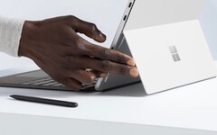 Microsoft plant angeblich ein deutlich kompakteres Surface Pro mit 11 Zoll Display. (Bild: Microsoft)