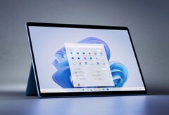 Microsoft will künftig eigene ARM-Chips entwickeln, statt Qualcomm Snapdragon-SoCs zu verbauen. (Bild: Microsoft)