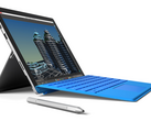 Das Surface Pro 4 hat einen etwas größeren Bildschirm, ist dünner und leistungsfähiger als der Vorgänger (Bild: Microsoft)