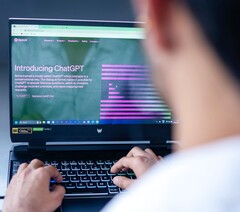 Nach einem ChatGPT-Datenleck will Samsung die Chatbot-Nutzung durch Mitarbeiter unterbinden. (Bild: Viralyft)