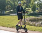 Den Ausom L1 ABE E-Scooter mit Straßenzulassung gibt es aktuell mit Gutscheinrabatt.