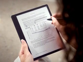 Mit dem InkSight-Stift lassen sich Texte auf dem E-Reader Boox Note Mini C farblich mit Anmerkungen versehen.