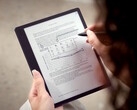Mit dem InkSight-Stift lassen sich Texte auf dem E-Reader Boox Note Mini C farblich mit Anmerkungen versehen.