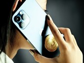 Ein neues iPhone mit Bitcoin zu bezahlen, das wird laut Apple CEO Tim Cook in absehbarer Zukunft nicht möglich sein (Bild: Executium)