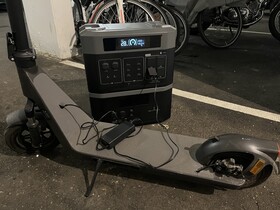 Kein Problem: Laden von E-Scootern und E-Bikes in Keller und Garage.
