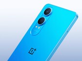 Das OnePlus Nord CE4 Lite 5G setzt auf eine Rückseite in auffälligem Blau. (Bild: OnePlus)