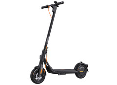 Saturn und Media Markt bieten 50 Euro Rabatt auf den F2 Pro D E-Scooter (Bild: Segway)