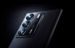 Das ZTE Axon 40 Ultra besitzt drei 64 MP Kameras. (Bild: ZTE)