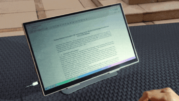 Es können bis zu 10 gleichzeitige Touch-Eingaben verarbeitet werden